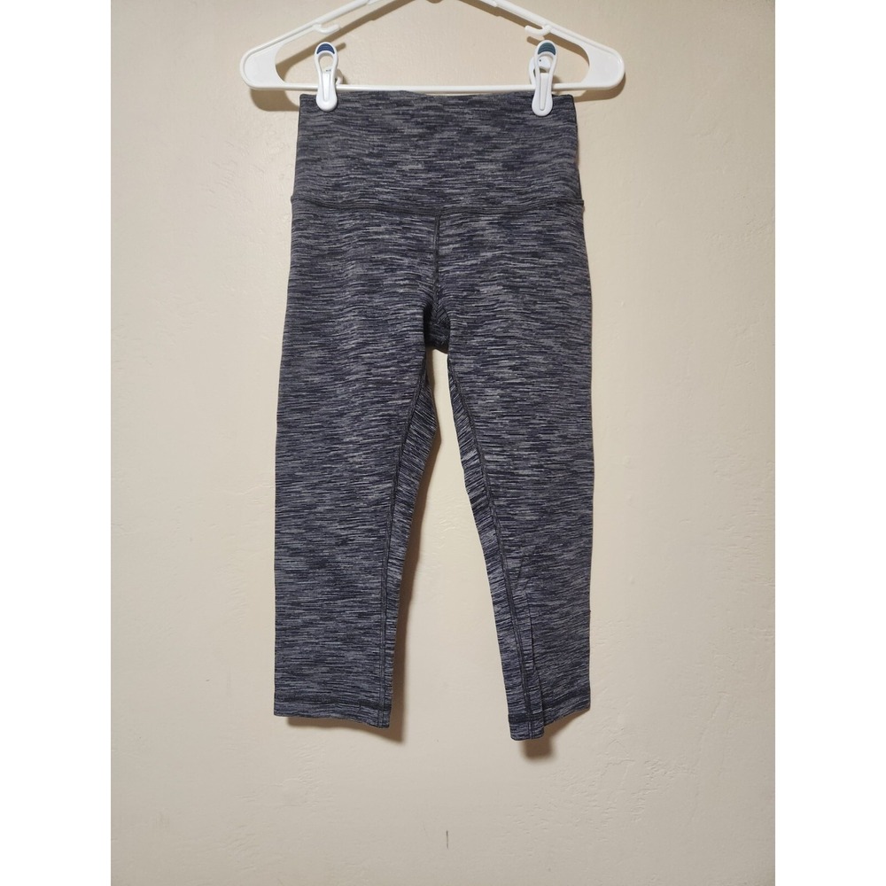 Lululemon Crop Gray Heathered Womens‎ Size 6
